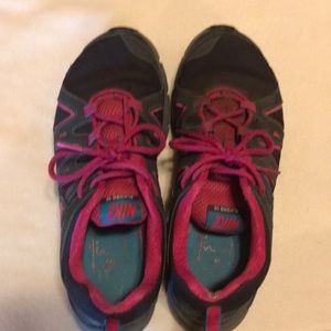 Women’s Nike shoes size 9.5 Gray and Pink